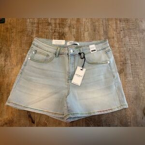 Judy Blue mid rise Jean shorts size L NWT
